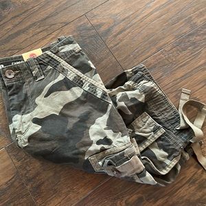 Men’s cargo shorts